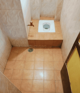 Bathroom Image of 350 Sq.ft 1 BHK Independent House for rent in Thiruvanmiyur Chennai for Rs. 12000