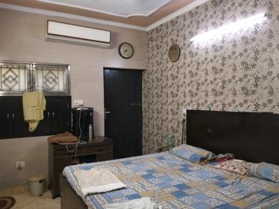 Bedroom Image of 1800 Sq.ft 3 BHK Apartment / Flat for sale in Dilshad Garden New Delhi for Rs. 17500000
