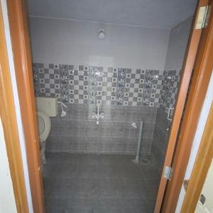 Bathroom Image of 650 Sq.ft 2 BHK Independent House for rent in Kannampalayam Coimbatore for Rs. 12000