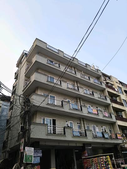 DLF Phase 3 Building View 1