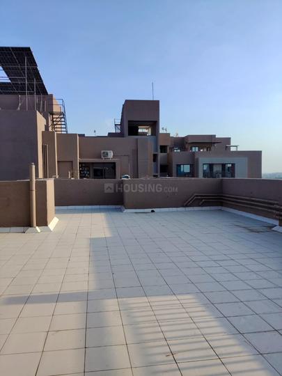 Vashika param Main Image 1