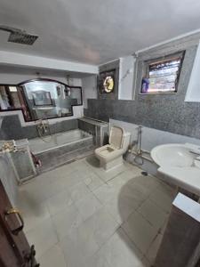Bathroom Image of 1575 Sq.ft 3 BHK Apartment / Flat for rent in Aarti Ashoka Kohinoor, Shankar Nagar Raipur for Rs. 32000