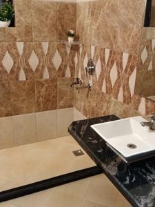 Bathroom Image of 3001 Sq.ft 3 BHK Builder Floor for rent in Sector 72 Noida for Rs. 45000