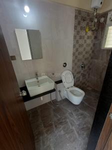 Bathroom Image of 1300 Sq.ft 3 BHK Apartment / Flat for rent in Majestique Towers East Phase 1, Kharadi Pune for Rs. 47000