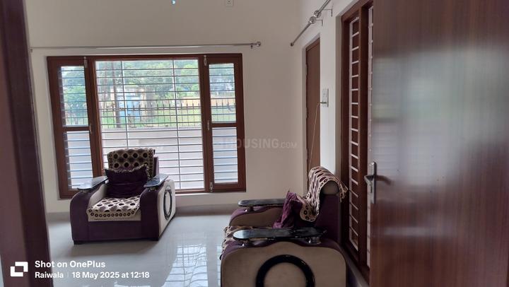 Garhi Maychak Bedroom 1