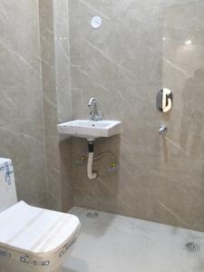 Common Bathroom Image of 590 Sq.ft 2 BHK Builder Floor for sale in Shastri Nagar New Delhi for Rs. 5200000
