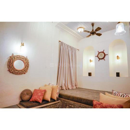 La Wisteria Main Image 1