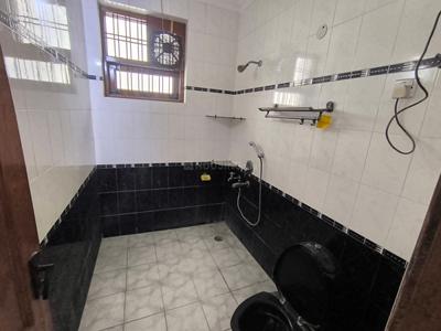 Bathroom Image of 4400 Sq.ft 3.5 BHK Builder Floor for rent in Sector 14 Faridabad for Rs. 45000
