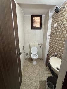 Bathroom Image of 810 Sq.ft 2 BHK Apartment / Flat for rent in Sunpharma Road Vadodara for Rs. 18000