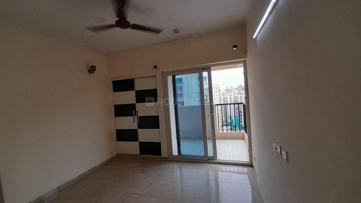 Gaur City 7th Avenue Main Image 1