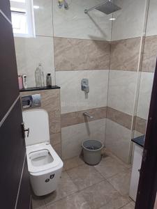 Bathroom Image of 350 Sq.ft 1 RK Apartment / Flat for rent in Kalamassery Kochi for Rs. 16000