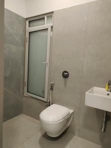 Common Bathroom Image of 600 Sq.ft 2 BHK Apartment / Flat for sale in Emerald Dotom Isle, Kandivali West Mumbai for Rs. 13780000
