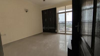 Bedroom Image of 1310 Sq.ft 2.5 BHK Apartment / Flat for rent in Paramount Symphony, Crossings Republik Ghaziabad for Rs. 21500
