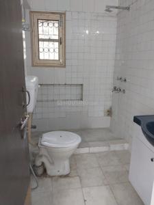 Bathroom Image of 1450 Sq.ft 3 BHK Apartment / Flat for rent in DDA Flats Sarita Vihar, Sarita Vihar New Delhi for Rs. 52000