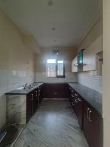 Kitchen Image of 2700 Sq.ft 3 BHK Builder Floor for rent in Big Block Builder Floor, Sector 46 Gurgaon for Rs. 43000