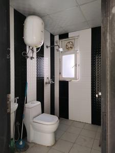 Common Bathroom Image of 1675 Sq.ft 3 BHK Apartment / Flat for sale in ACE Golfshire, Sector 150 Noida for Rs. 26000000