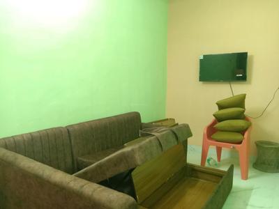 Living Room Image of 520 Sq.ft 1 BHK Apartment / Flat for rent in Tangra Kolkata for Rs. 14750