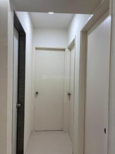 Bathroom Image of 677 Sq.ft 3 BHK Apartment / Flat for sale in Sun Atmosphere, Shela Ahmedabad for Rs. 6000000