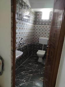 Bathroom Image of 825 Sq.ft 2 BHK Apartment / Flat for sale in Rajarhat Kolkata for Rs. 2700000