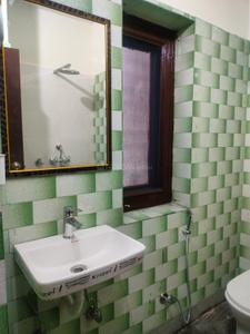 Bathroom Image of 1965 Sq.ft 3 BHK Independent House for rent in Sector 4 Gurgaon for Rs. 33000