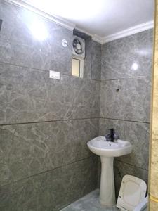 Common Bathroom Image of 1600 Sq.ft 3 BHK Apartment / Flat for sale in Golden Heights Apartments, Sector 12 Dwarka New Delhi for Rs. 27000000
