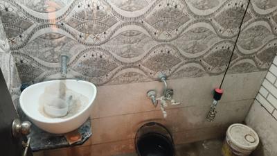Bathroom Image of 700 Sq.ft 1 BHK Apartment / Flat for rent in Sama Savli Vadodara for Rs. 8500