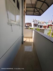 Balcony Image of 1000 Sq.ft 2 BHK Builder Floor for rent in Subhanpura Vadodara for Rs. 15500