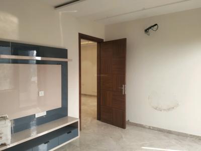 Bedroom Image of 1800 Sq.ft 3 BHK Builder Floor for sale in Paschim Vihar New Delhi for Rs. 37500000
