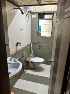 Bathroom Image of 1365 Sq.ft 3 BHK Apartment / Flat for rent in Karnani Reema Residency, Borivali West Mumbai for Rs. 85000