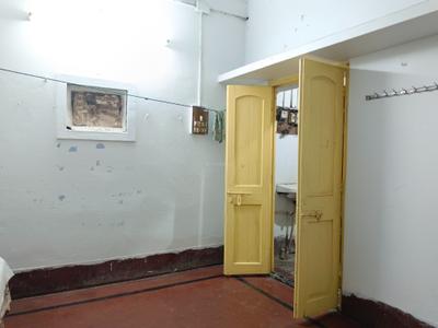 Bedroom Image of 800 Sq.ft 2 BHK Builder Floor for rent in Tollygunge Kolkata for Rs. 11800