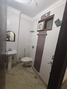 Bathroom Image of 1125 Sq.ft 3 BHK Builder Floor for rent in Vikaspuri Luxury Homes, Vikaspuri New Delhi for Rs. 32000