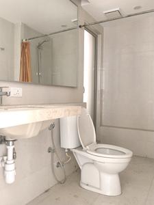 Common Bathroom Image of 850 Sq.ft 2 BHK Apartment / Flat for sale in Hiranandani Eagleridge Wing B, Hiranandani Estate Thane for Rs. 20000000