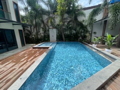 Image of 12500 Sq.ft 5 BHK Villa for rent in Juhu, Mumbai for Rs. 1200000