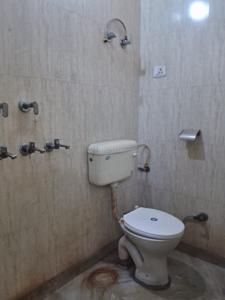 Bathroom Image of 550 Sq.ft 2 BHK Builder Floor for rent in Sector 24 Rohini New Delhi for Rs. 15000