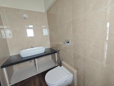 Bathroom Image of 1250 Sq.ft 3 BHK Apartment / Flat for rent in Vile Parle West Mumbai for Rs. 160000