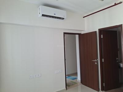 Bedroom Image of 650 Sq.ft 2 BHK Apartment / Flat for sale in Omkar Signet, Malad East Mumbai for Rs. 17000000