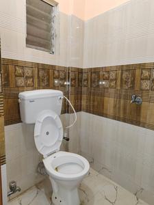 Bathroom Image of 950 Sq.ft 2 BHK Apartment / Flat for sale in Kalikapur, EM Bypass Kolkata for Rs. 4700000
