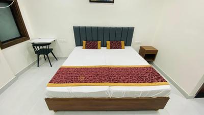 Bedroom Image of 980 Sq.ft 1 BHK Builder Floor for rent in Sector 39 Gurgaon for Rs. 30000