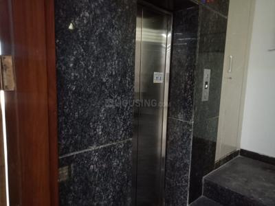 Bathroom Image of 3200 Sq.ft 4 BHK Builder Floor for rent in Sarvapriya Vihar New Delhi for Rs. 185000