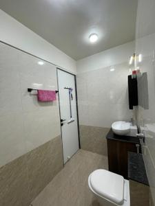 Bathroom Image of 925 Sq.ft 2 BHK Apartment / Flat for sale in Gini Viviana, Balewadi Pune for Rs. 11500000