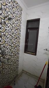 Bathroom Image of 500 Sq.ft 1 BHK Builder Floor for rent in Hari Nagar New Delhi for Rs. 14000