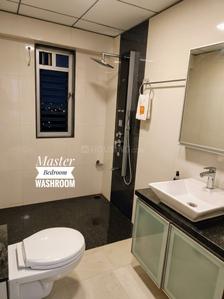 Bathroom Image of 2280 Sq.ft 3.5 BHK Apartment / Flat for sale in MS Maansarovar Hills, Bhimrad Surat for Rs. 11400000