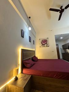 Bedroom Image of 435 Sq.ft 1 RK Apartment / Flat for rent in Paramount Golfforeste Oak &amp; Pine, Surajpur Greater Noida for Rs. 16000