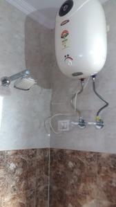 Bathroom Image of 1000 Sq.ft 2 BHK Builder Floor for rent in Sector 1 Dwarka New Delhi for Rs. 25000