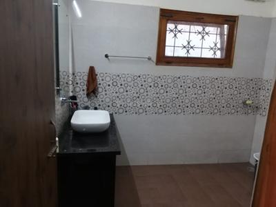 Bathroom Image of 600 Sq.ft 1 RK Studio for rent in Dalanwala Dehradun for Rs. 14000