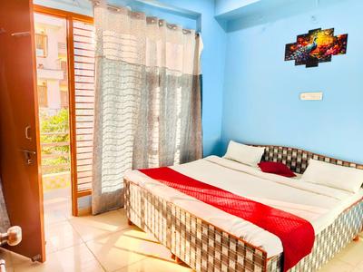 Bedroom Image of 1650 Sq.ft 2 BHK Builder Floor for rent in Sector 52 Gurgaon for Rs. 40000