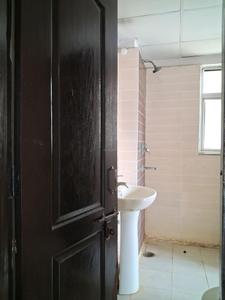 Common Bathroom Image of 1325 Sq.ft 3 BHK Apartment / Flat for rent in Amrapali Zodiac, Sector 120 Noida for Rs. 31000