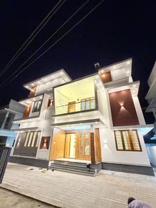 Image of 1967 Sq.ft 4 BHK Independent House for sale in Mannuthy, Thrissur for Rs. 8900000