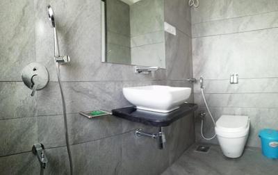 Bathroom Image of 3300 Sq.ft 4 BHK Apartment / Flat for sale in Bay View, Andheri West Mumbai for Rs. 150000000