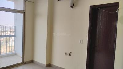 Bedroom Image of 1889 Sq.ft 3 BHK Apartment / Flat for rent in Mahagun Mascot, Crossings Republik Ghaziabad for Rs. 23000